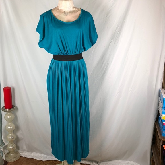 Romeo & Juliet Couture Dresses & Skirts - Jade small Dress💐💐💐HP💕💕